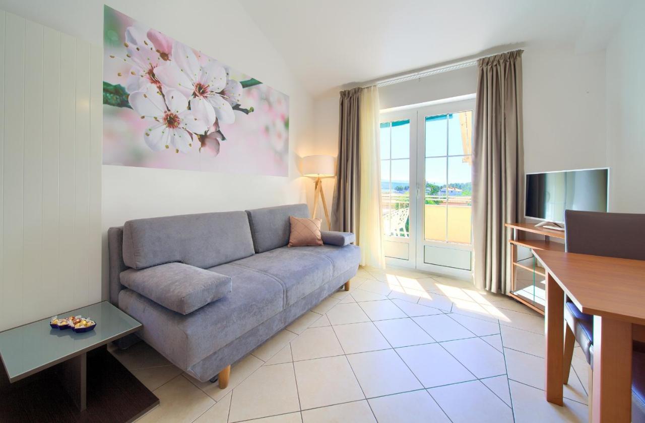 Apartments Adria Danka คิร์ก ภายนอก รูปภาพ