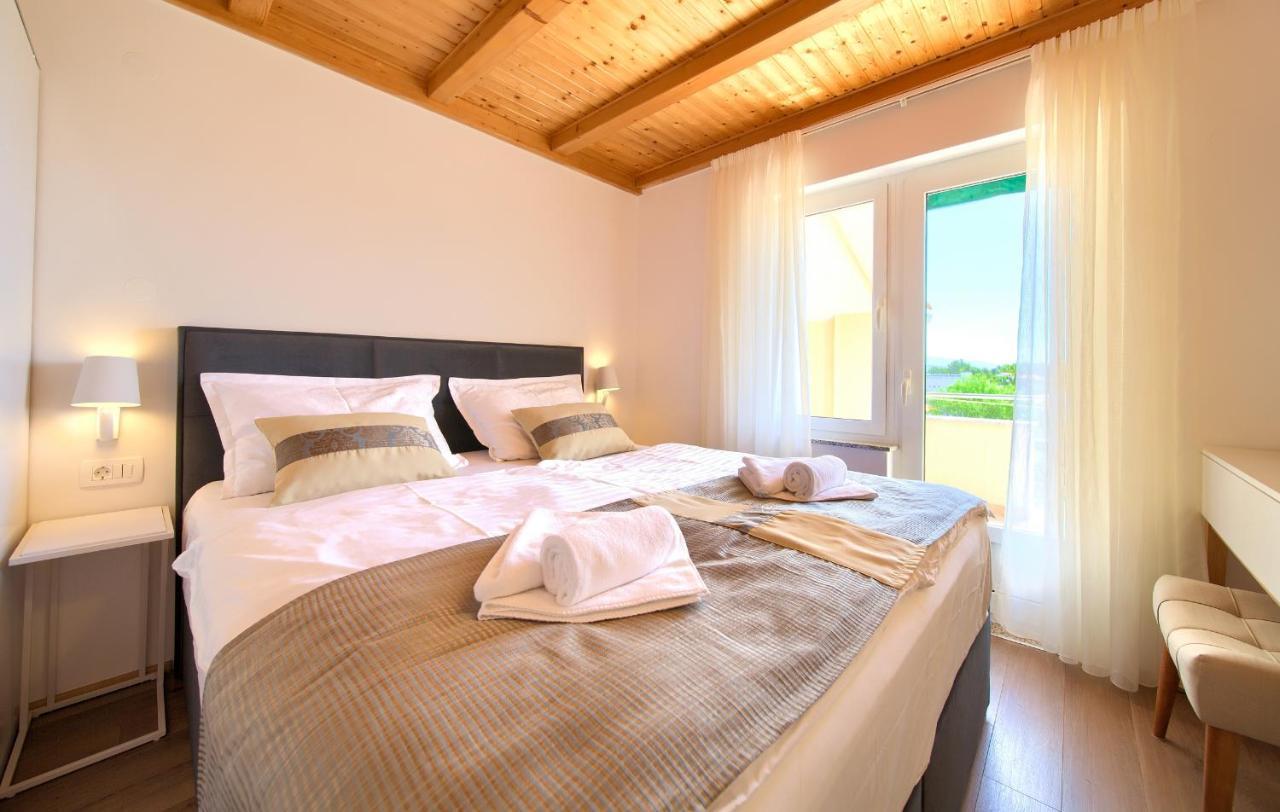 Apartments Adria Danka คิร์ก ภายนอก รูปภาพ