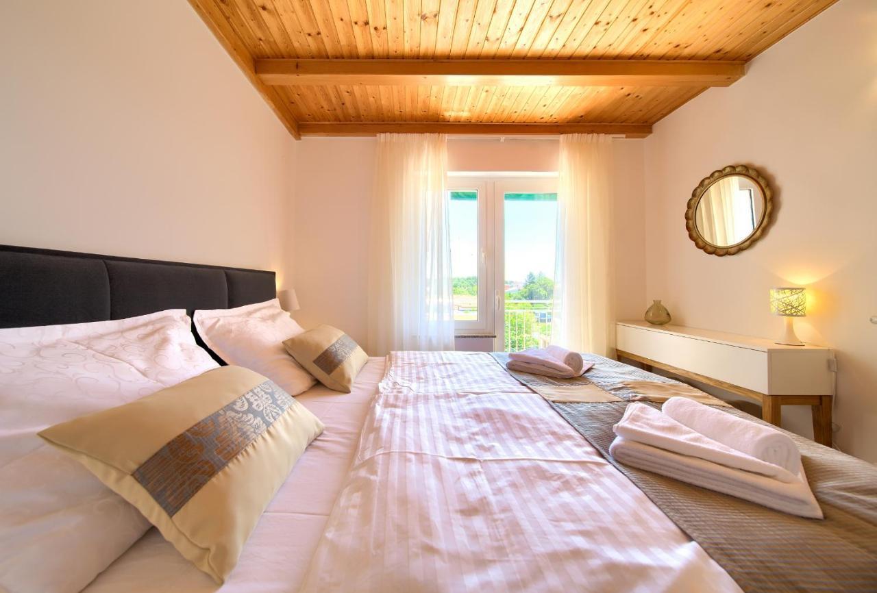 Apartments Adria Danka คิร์ก ภายนอก รูปภาพ