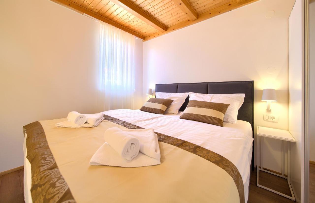 Apartments Adria Danka คิร์ก ภายนอก รูปภาพ