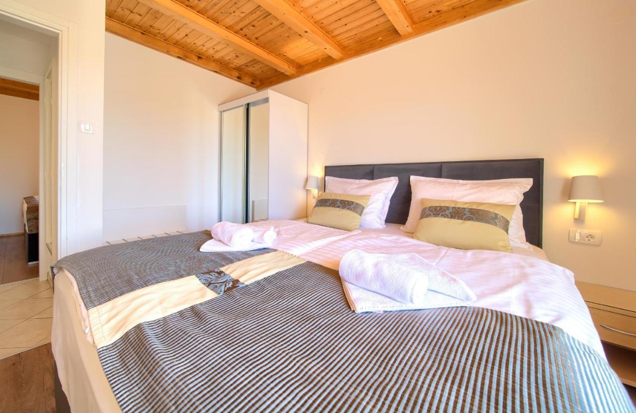 Apartments Adria Danka คิร์ก ภายนอก รูปภาพ