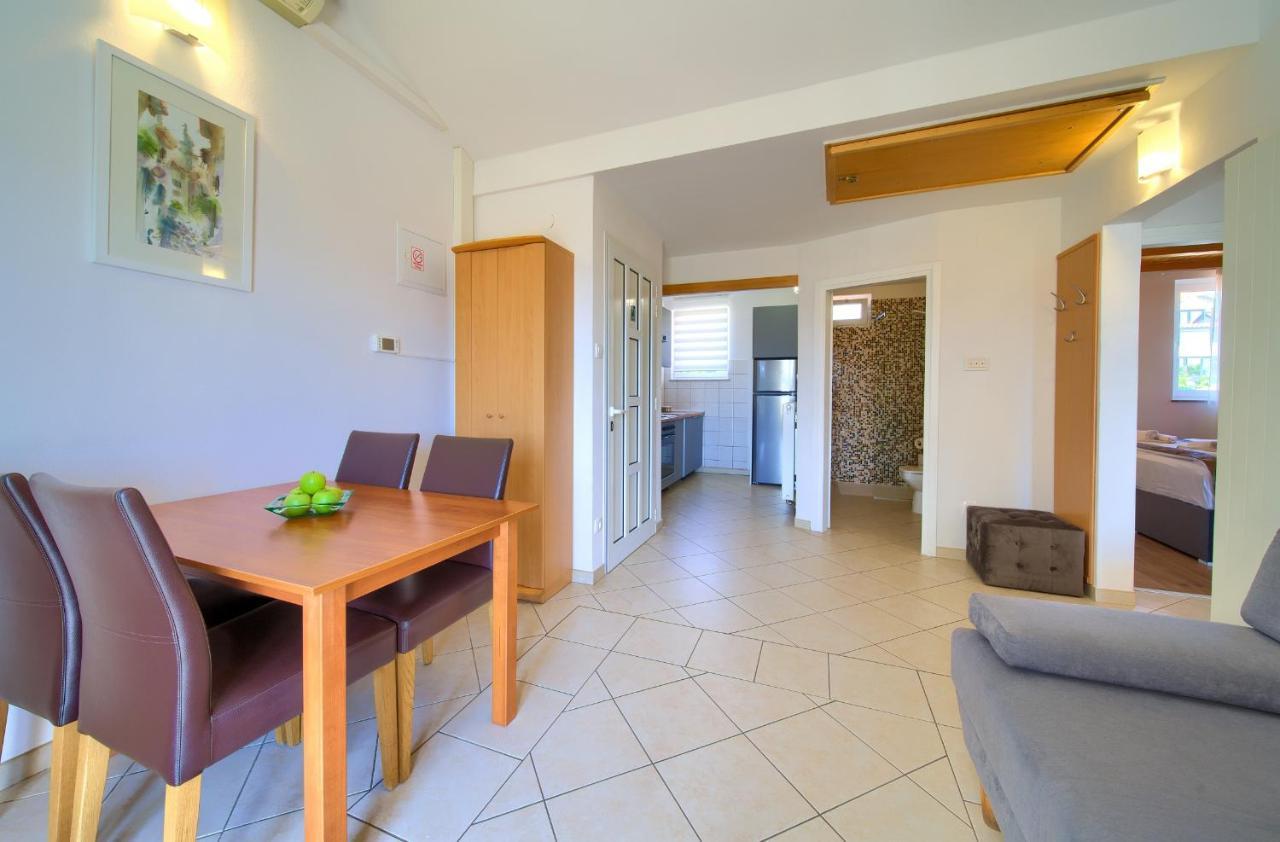 Apartments Adria Danka คิร์ก ภายนอก รูปภาพ