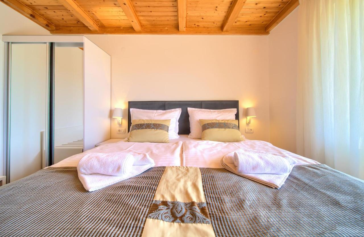 Apartments Adria Danka คิร์ก ภายนอก รูปภาพ